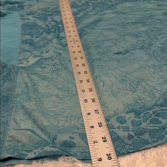 Realtree Men's Blue Swim Shirt - Picture 6 of 6